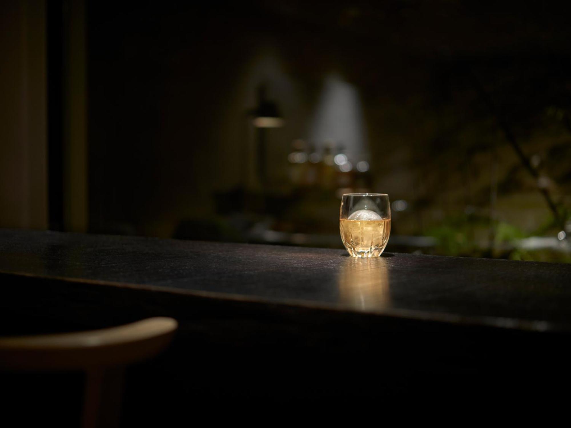 โรงแรมเดอะ เซเลสไทน์ เกียวโต กีอง ภายนอก รูปภาพ A glass of Japanese whisky