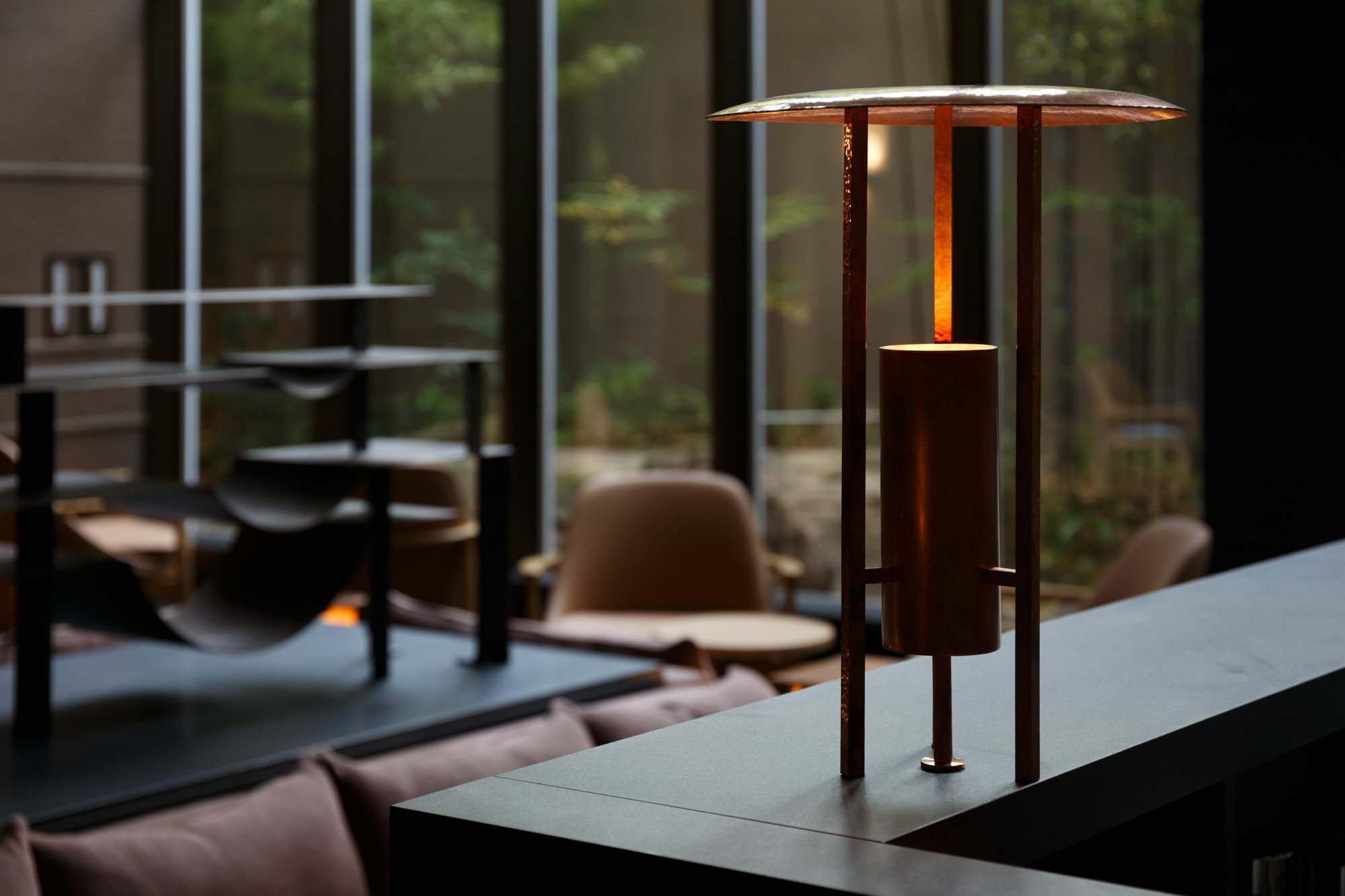 โรงแรมเดอะ เซเลสไทน์ เกียวโต กีอง ภายนอก รูปภาพ A table lamp