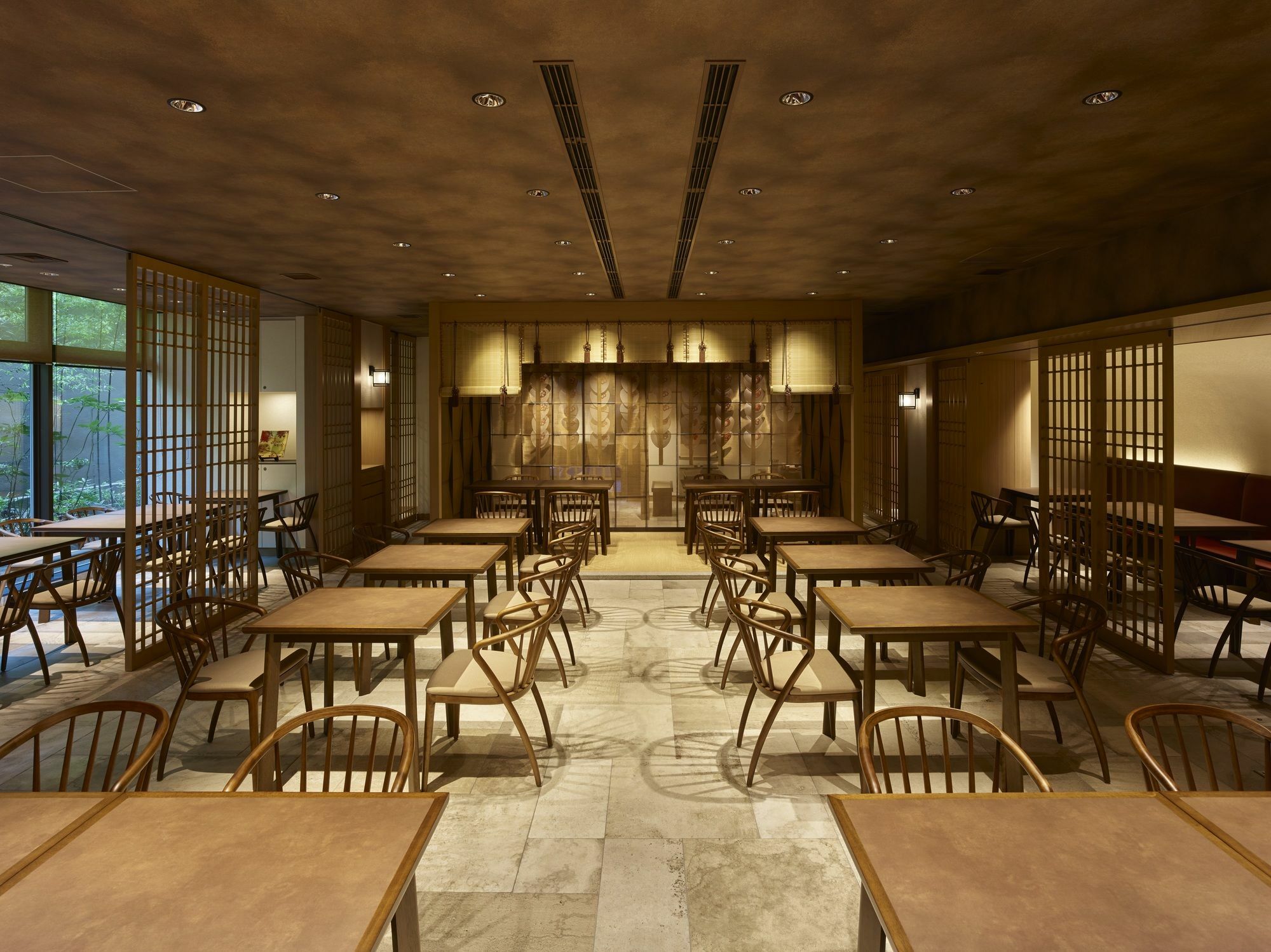 โรงแรมเดอะ เซเลสไทน์ เกียวโต กีอง ภายนอก รูปภาพ Interior of a restaurant in Kyoto